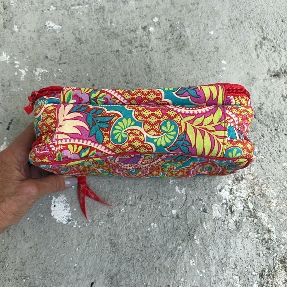 Vera Bradley travel toiletry kit - Picture 5 of 11
